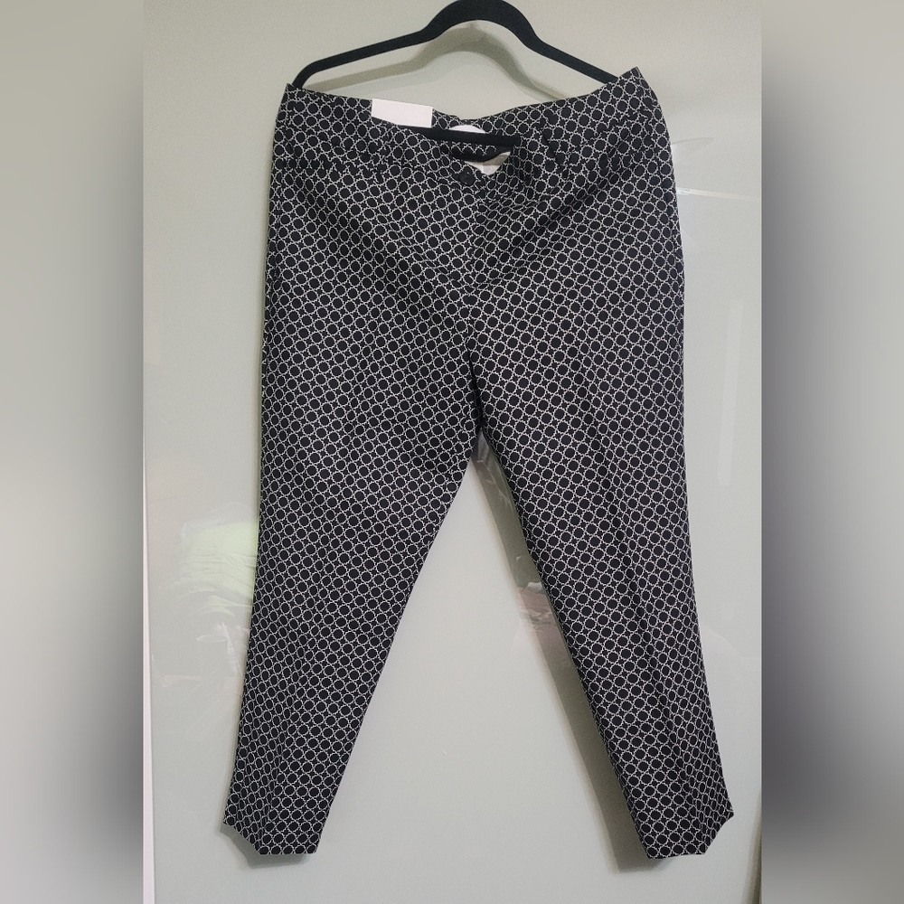 🆕️NWT Dalia Black and White Patterned Trousers